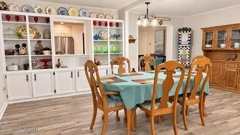 Dining - 306 Oak Grove Dr, Grenada, MS 38901 photo 1 of 1