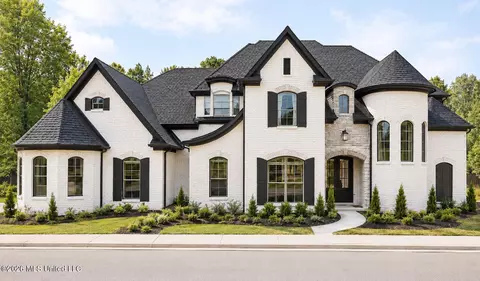 25 Honey Suckle Cv, Holly Springs, MS 38635