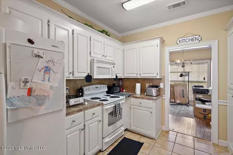 Kitchen - 338 Mallory Dr, Byram, MS 39272 photo 2 of 3