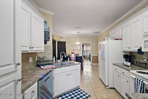 Kitchen - 338 Mallory Dr, Byram, MS 39272 photo 3 of 3