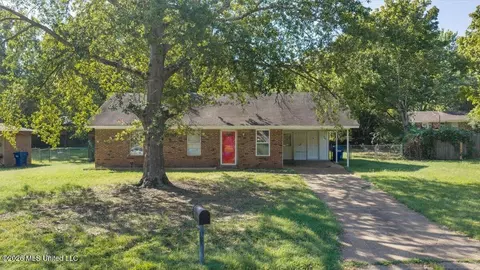 5161 Crestwood Cv, Horn Lake, MS 38637