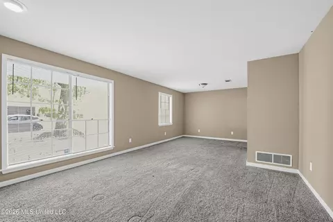 Living - 1133 Dardanelle Dr, Jackson, MS 39204 photo 1 of 11