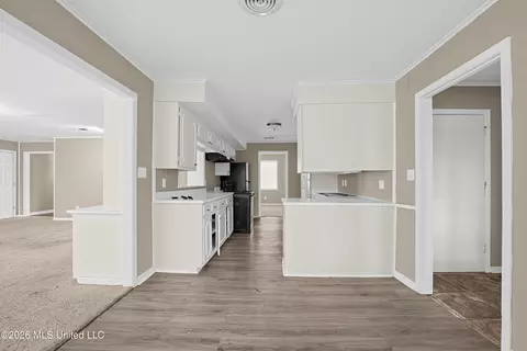 Entry Way - 1133 Dardanelle Dr, Jackson, MS 39204 photo 2 of 2