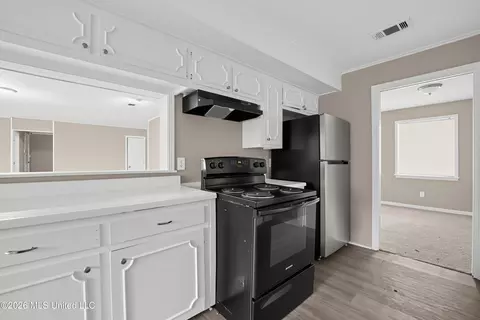 Kitchen - 1133 Dardanelle Dr, Jackson, MS 39204 photo 1 of 2