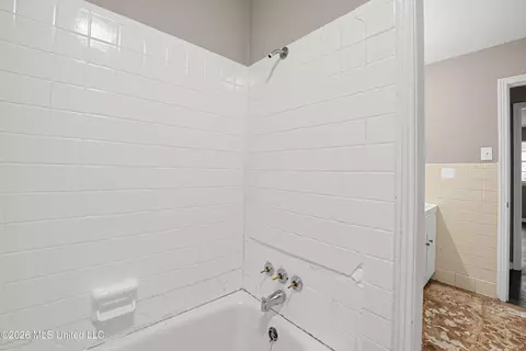 Bath - 1133 Dardanelle Dr, Jackson, MS 39204 photo 1 of 4