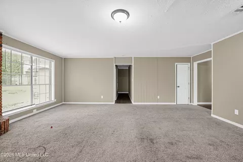 Living - 1133 Dardanelle Dr, Jackson, MS 39204 photo 3 of 11