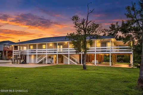10017 Mississippi St, Bay Saint Louis, MS 39520