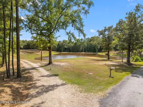 299 Holliday Dr, Poplarville, MS 39470