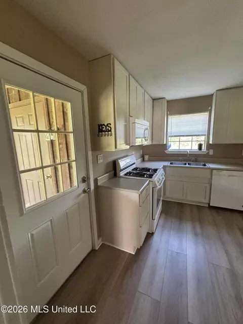 Kitchen - 19416 Highway 15, Saucier, MS 39574 photo 1 of 3
