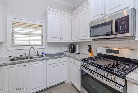 Kitchen - 126 Richmond Way, Canton, MS 39046 photo 3 of 4