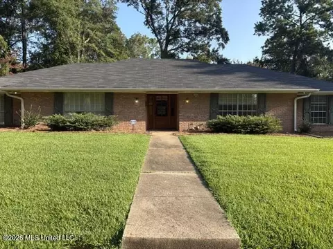 Exterior - 5460 Saratoga Dr, Jackson, MS 39211 photo 3 of 5