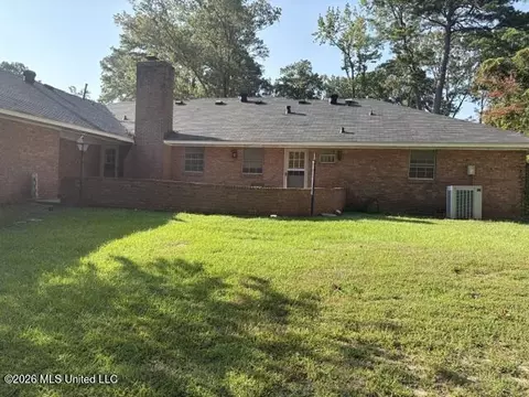 Exterior - 5460 Saratoga Dr, Jackson, MS 39211 photo 5 of 5