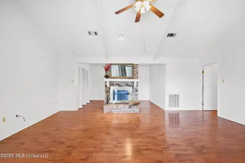 Living - 454 Cheyenne Ln, Madison, MS 39110 photo 3 of 6