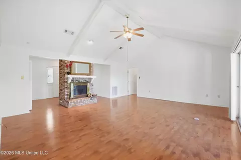 Living - 454 Cheyenne Ln, Madison, MS 39110 photo 2 of 6