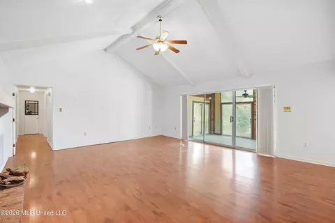 Living - 454 Cheyenne Ln, Madison, MS 39110 photo 1 of 6