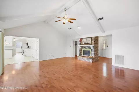 Living - 454 Cheyenne Ln, Madison, MS 39110 photo 4 of 6