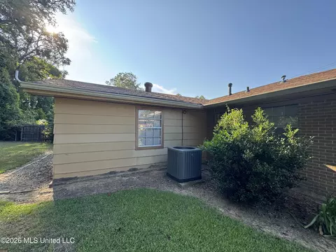 Exterior - 102 Brookfield Dr, Natchez, MS 39120 photo 15 of 19