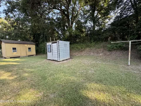 Exterior - 102 Brookfield Dr, Natchez, MS 39120 photo 17 of 19