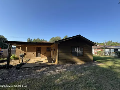 Exterior - 102 Brookfield Dr, Natchez, MS 39120 photo 11 of 19