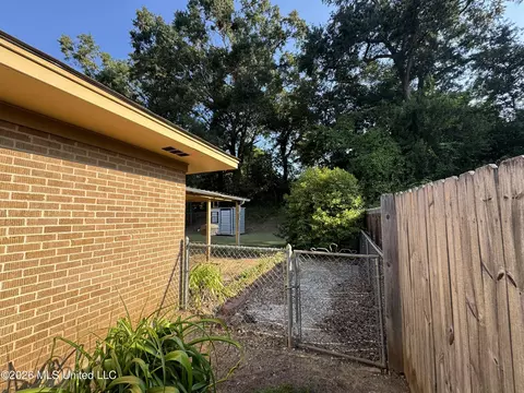 Exterior - 102 Brookfield Dr, Natchez, MS 39120 photo 8 of 19