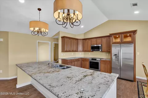 Kitchen - 3104 Wayne Dr, Biloxi, MS 39530 photo 3 of 7