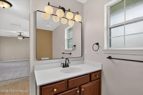 Bath - 3104 Wayne Dr, Biloxi, MS 39530 photo 2 of 4