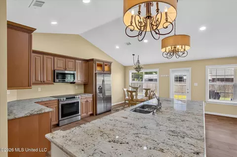 Kitchen - 3104 Wayne Dr, Biloxi, MS 39530 photo 2 of 7