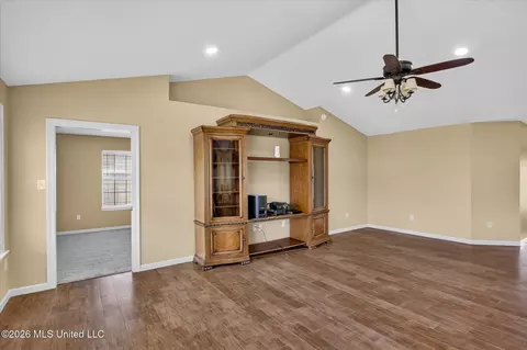 Living - 3104 Wayne Dr, Biloxi, MS 39530 photo 3 of 5