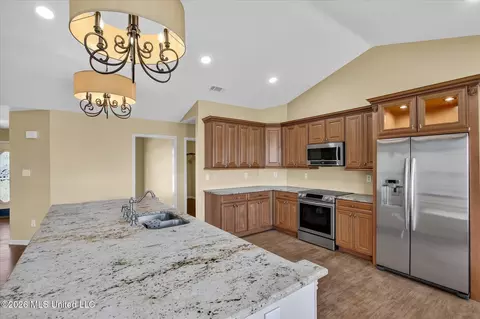 Kitchen - 3104 Wayne Dr, Biloxi, MS 39530 photo 4 of 7
