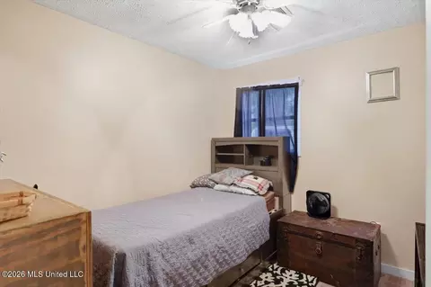 Bedroom - 3609 W Northside Dr, Jackson, MS 39213 photo 3 of 5