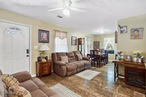Entry Way - 3609 W Northside Dr, Jackson, MS 39213 photo 1 of 2