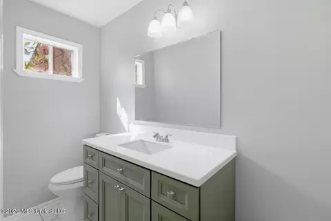 Bath - 5225 Sunnyvale Dr, Jackson, MS 39211 photo 1 of 3