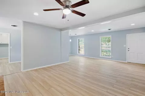 Living - 5225 Sunnyvale Dr, Jackson, MS 39211 photo 4 of 11
