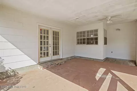Exterior - 5225 Sunnyvale Dr, Jackson, MS 39211 photo 7 of 15