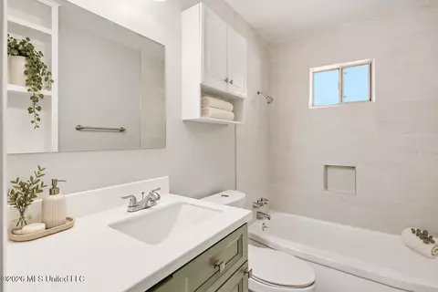 Bath - 5225 Sunnyvale Dr, Jackson, MS 39211 photo 3 of 3