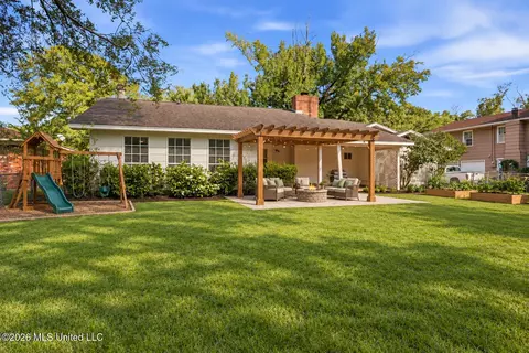 Exterior - 5225 Sunnyvale Dr, Jackson, MS 39211 photo 14 of 15