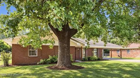 Exterior - 5225 Sunnyvale Dr, Jackson, MS 39211 photo 3 of 15