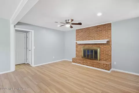 Living - 5225 Sunnyvale Dr, Jackson, MS 39211 photo 1 of 11