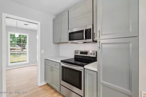 Kitchen - 5225 Sunnyvale Dr, Jackson, MS 39211 photo 3 of 3