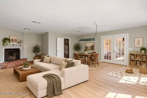Living - 5225 Sunnyvale Dr, Jackson, MS 39211 photo 11 of 11