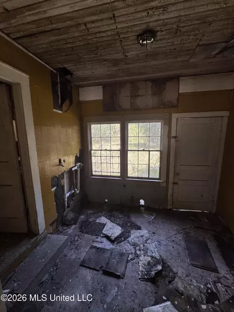 Entry Way - 140 Treehaven Dr, Jackson, MS 39212 photo 1 of 2