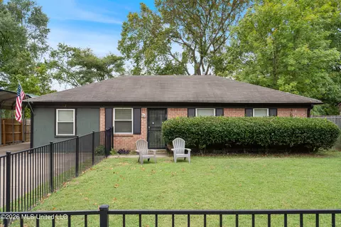 37 Hillbrook Dr, Southaven, MS 38671
