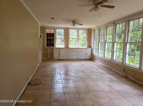 Living - 407 Alta Woods Blvd, Jackson, MS 39204 photo 1 of 3