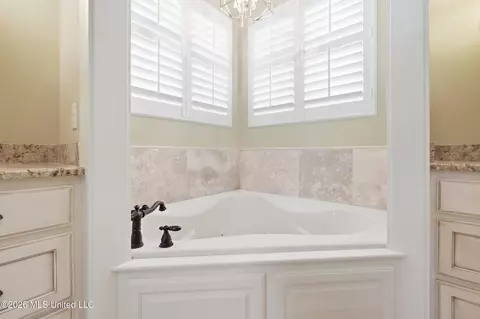 Bath - 978 Emily Dr, Biloxi, MS 39532 photo 2 of 10