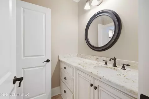 Bath - 978 Emily Dr, Biloxi, MS 39532 photo 6 of 10