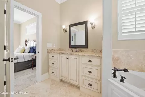 Bath - 978 Emily Dr, Biloxi, MS 39532 photo 5 of 10