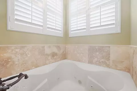 Bath - 978 Emily Dr, Biloxi, MS 39532 photo 3 of 10