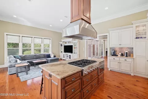Kitchen - 978 Emily Dr, Biloxi, MS 39532 photo 4 of 7