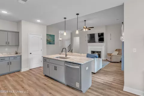 Kitchen - 963 Buttermilk Dr, Nesbit, MS 38651 photo 4 of 4