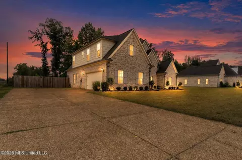 Exterior - 963 Buttermilk Dr, Nesbit, MS 38651 photo 2 of 4